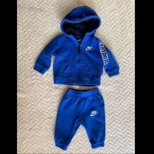 6-9mo infant Nike sweatsuit